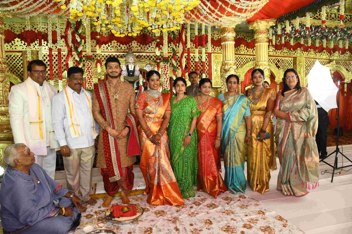 YS Bharati Attends Sakshi Director PVK Prasad Daughter Marriage - Sakshi6