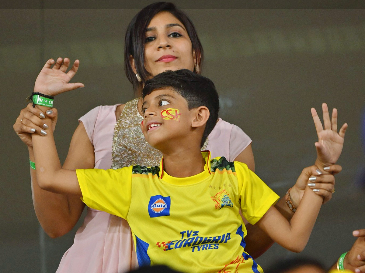 IPL Fans in Uppal Cricket Stadium Photo Gallery - Sakshi24