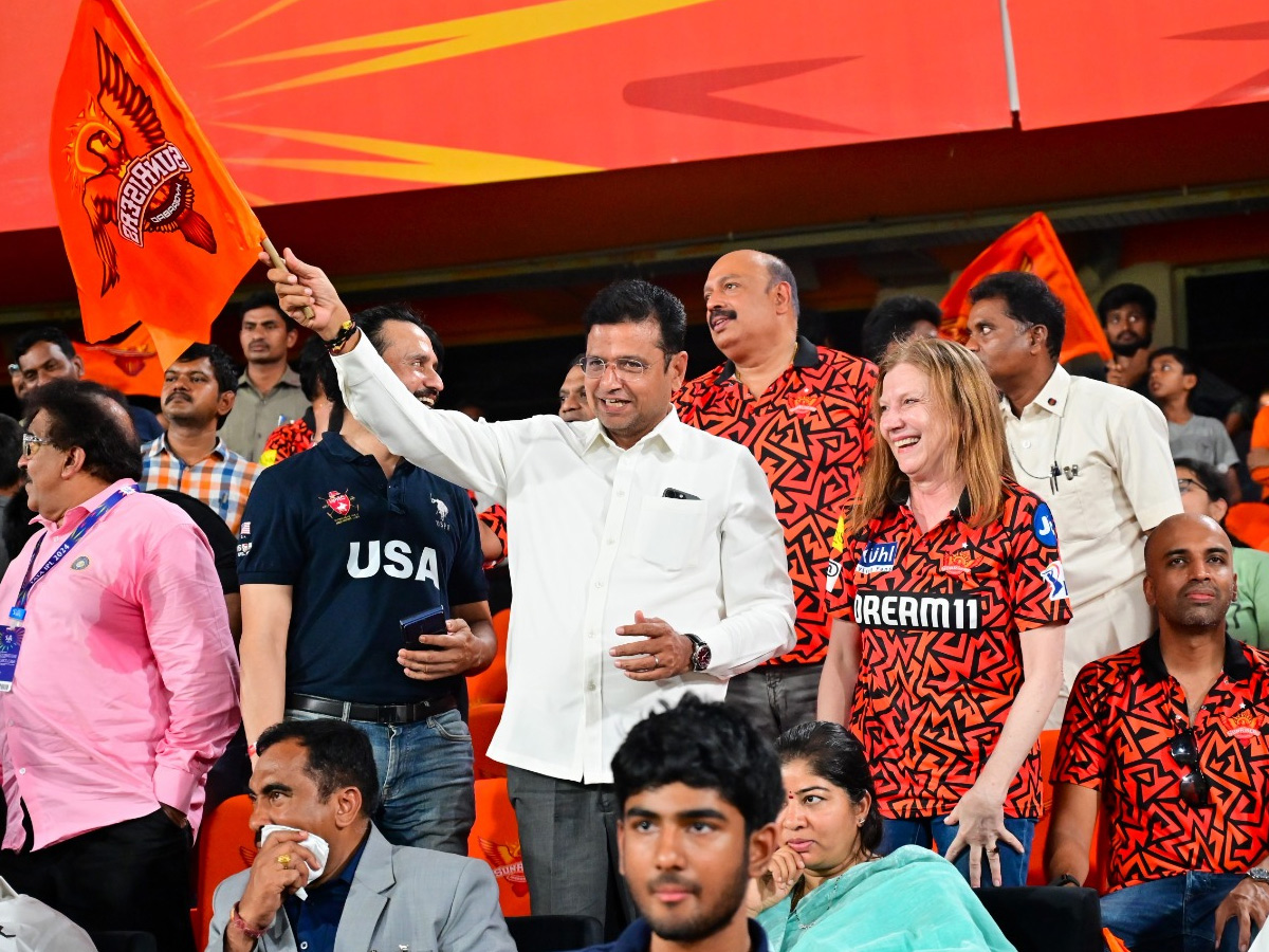 IPL Fans in Uppal Cricket Stadium Photo Gallery - Sakshi39