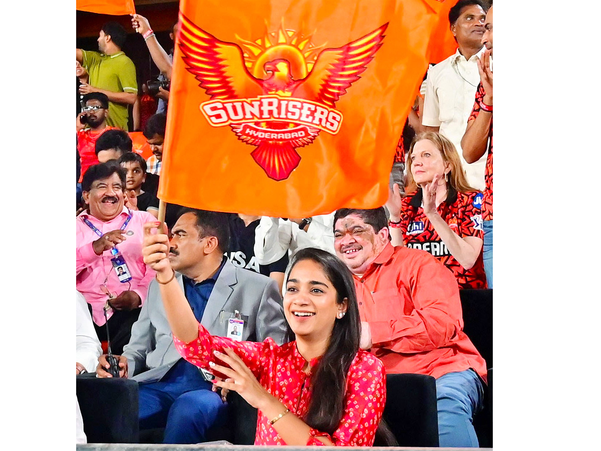 IPL Fans in Uppal Cricket Stadium Photo Gallery - Sakshi40