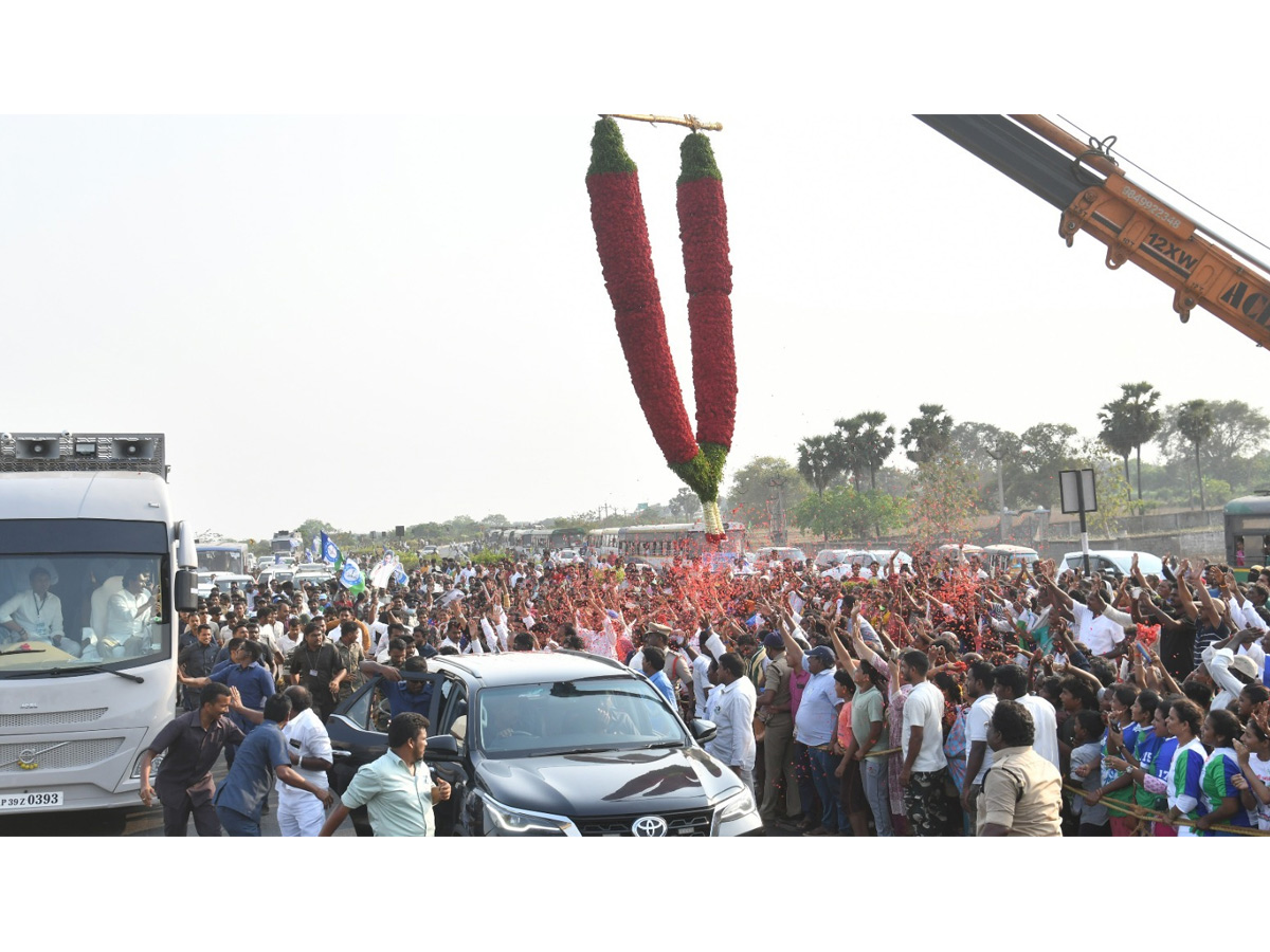 AP CM YS Jagan Memantha Siddham Public Meeting at Kavali Nellore District Photos - Sakshi25