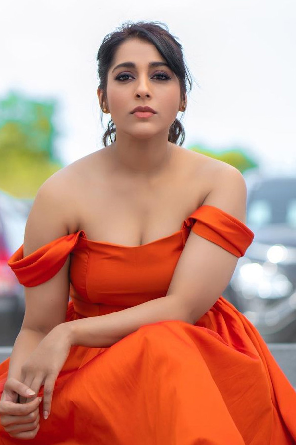 Anchor Rashmi Gautam Opens About His Marriage PHotos - Sakshi5