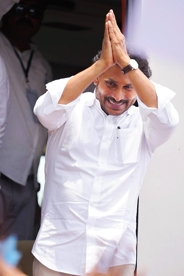  CM YS Jagan Memantha Siddham Road Show At Kovaur In Nellore District PHotos - Sakshi6