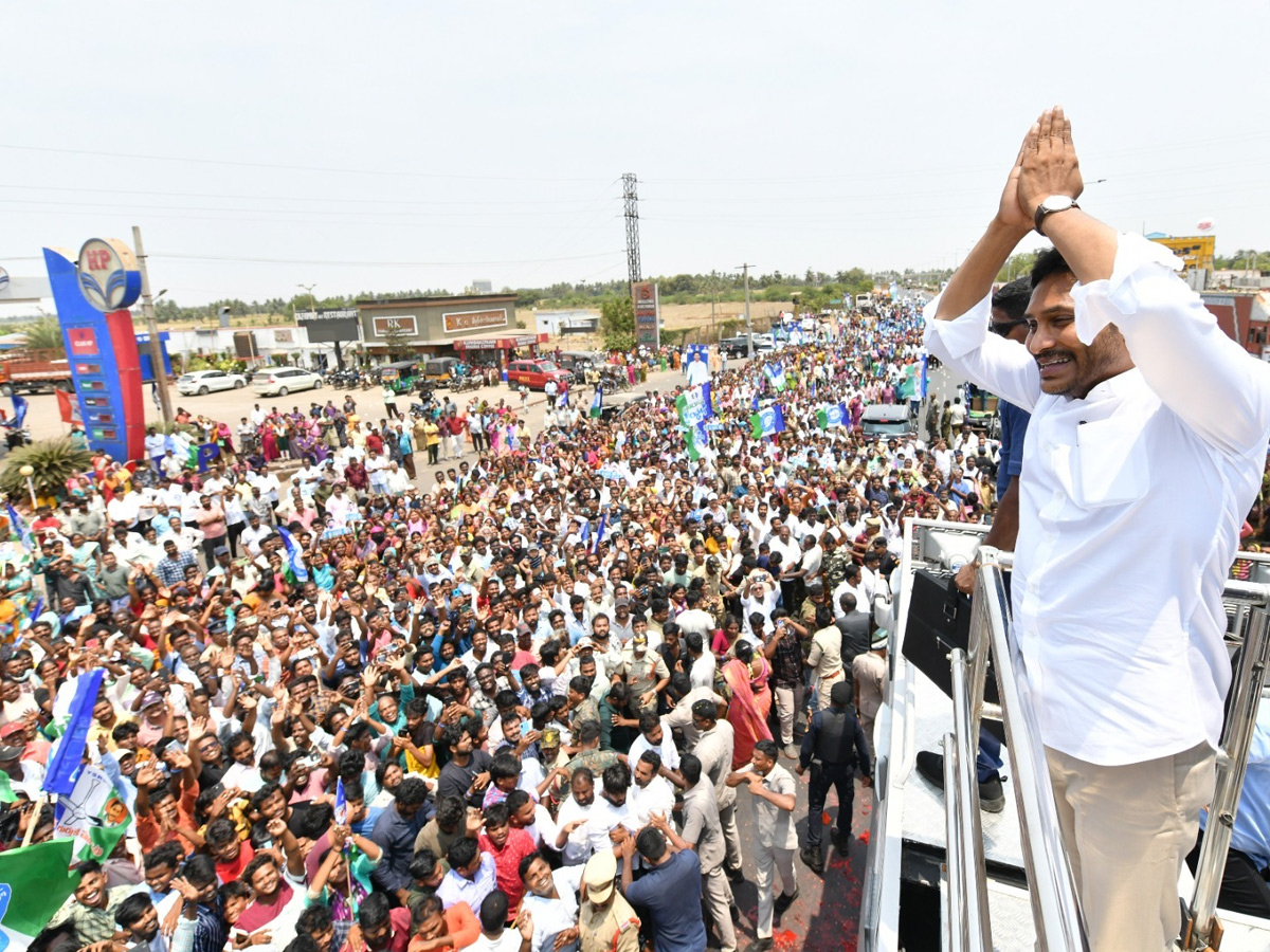  CM YS Jagan Memantha Siddham Road Show At Kovaur In Nellore District PHotos - Sakshi8