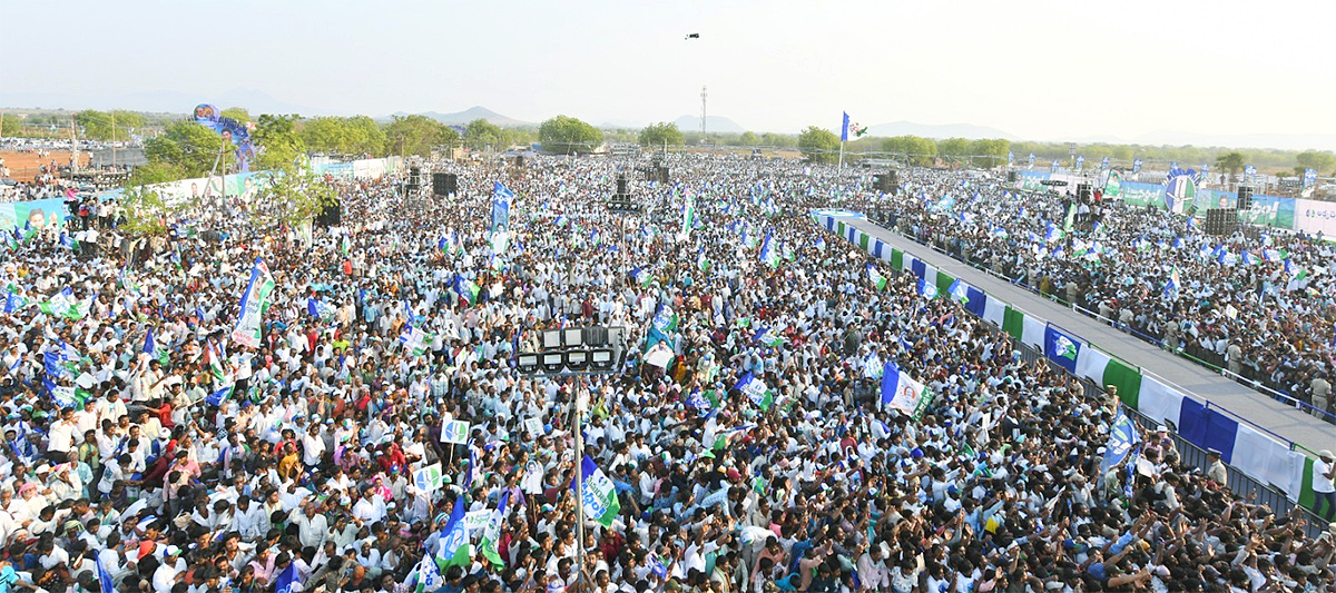 AP CM YS Jagan Public Meeting at Konakanametla Junction Memantha Siddham - Sakshi11