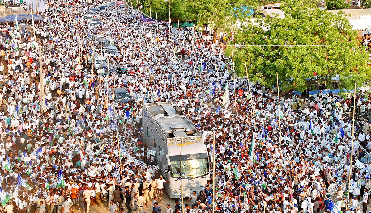 AP CM YS Jagan Public Meeting at Konakanametla Junction Memantha Siddham - Sakshi23