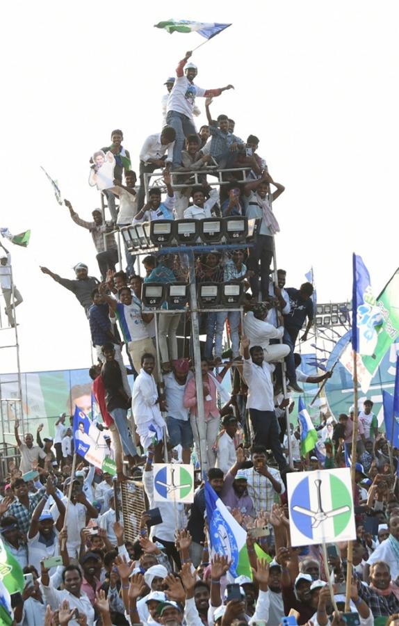 AP CM YS Jagan Public Meeting at Konakanametla Junction Memantha Siddham - Sakshi42