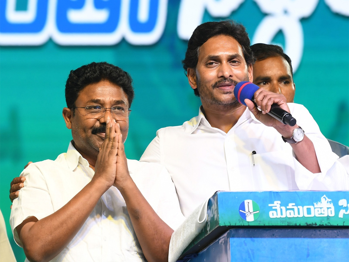 AP CM YS Jagan Public Meeting at Konakanametla Junction Memantha Siddham - Sakshi48