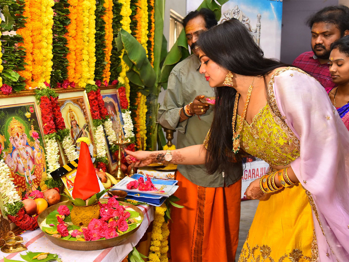 Bigboss Fame Ashwini Sree From Miss Janaki Movie Opening - Sakshi10