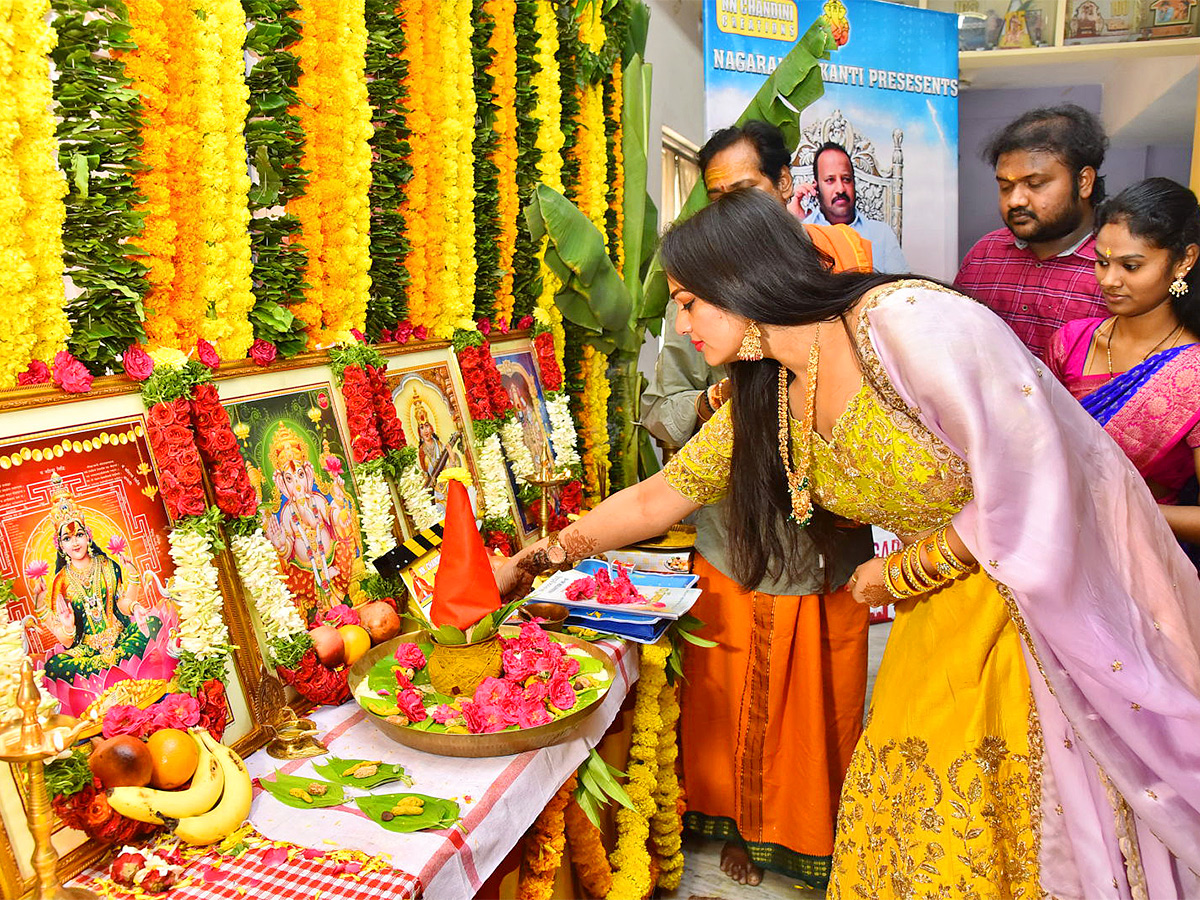 Bigboss Fame Ashwini Sree From Miss Janaki Movie Opening - Sakshi2