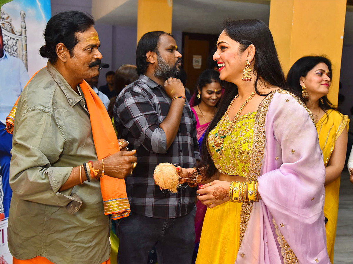 Bigboss Fame Ashwini Sree From Miss Janaki Movie Opening - Sakshi3