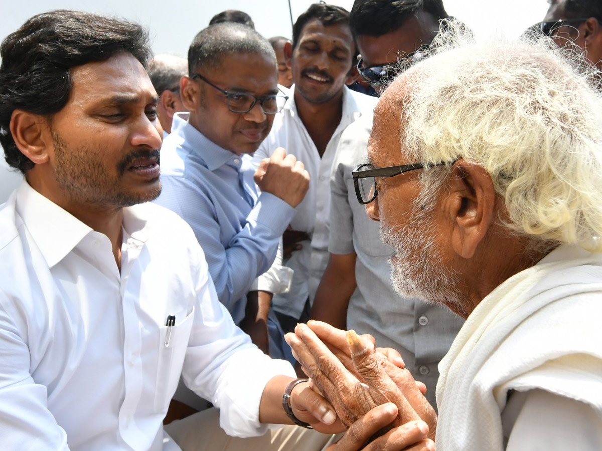 CM YS Jagan Memantha Siddham Bus Yatra in Prakasam District Photos - Sakshi14