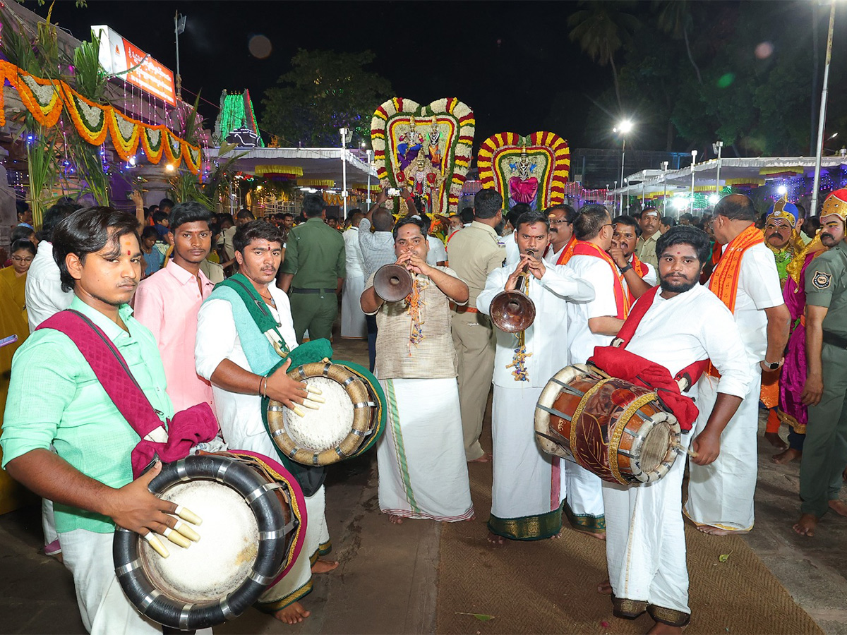 Ugadi Mahotsavam begins at Srisailam temple - Sakshi22