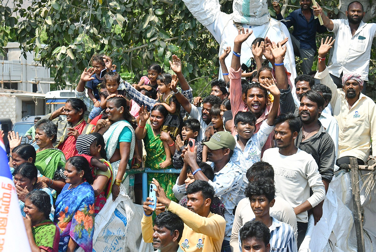 AP CM YS Jagan Memantha Siddham Day 11 at Palnadu District Photos - Sakshi18