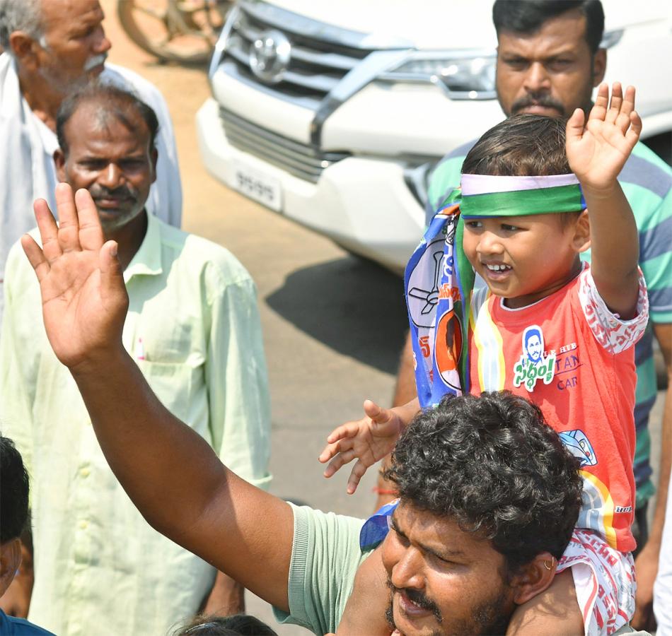 AP CM YS Jagan Memantha Siddham Day 11 at Palnadu District Photos - Sakshi19