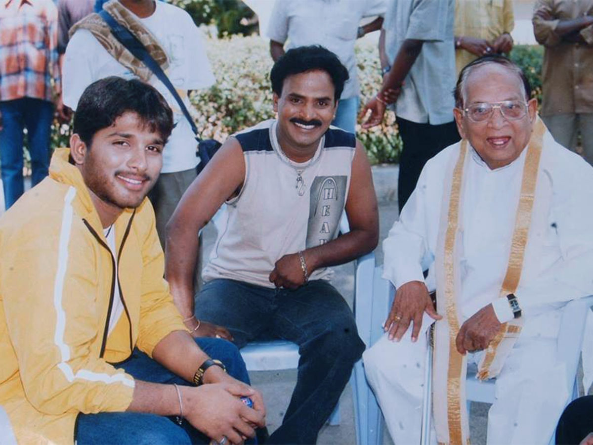 Pushpa2TheRule : Allu Arjun Rare And Unseen Photos With Family And Other Celebrities - Sakshi10