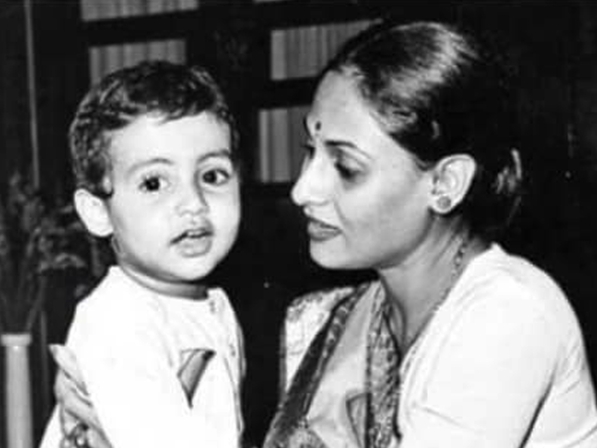 Jaya Bhaduri Bachchan Birthday Special Rare Photos - Sakshi32