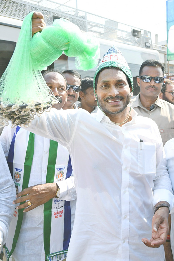 CM YS Jagan Public Meeting at Payakaraopeta Photos7