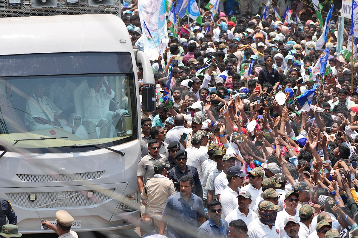 Massive Crowd Attend In CM YS Jagan Election Campaign At Bobbili10