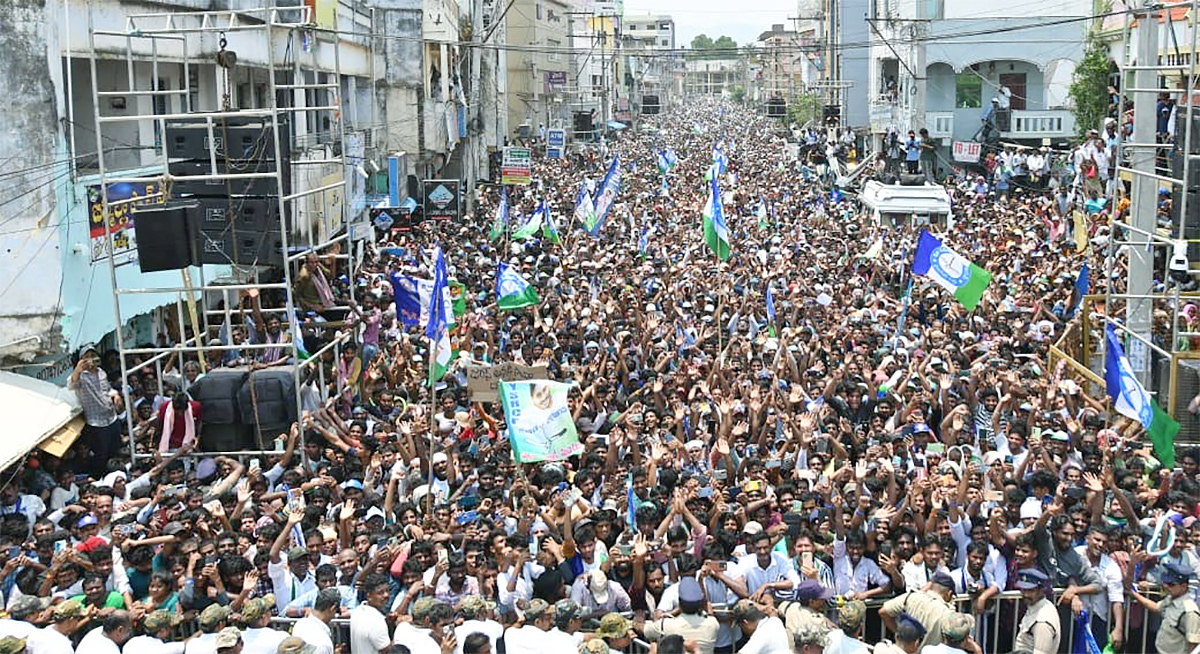 Massive Crowd Attend In CM YS Jagan Election Campaign At Bobbili7