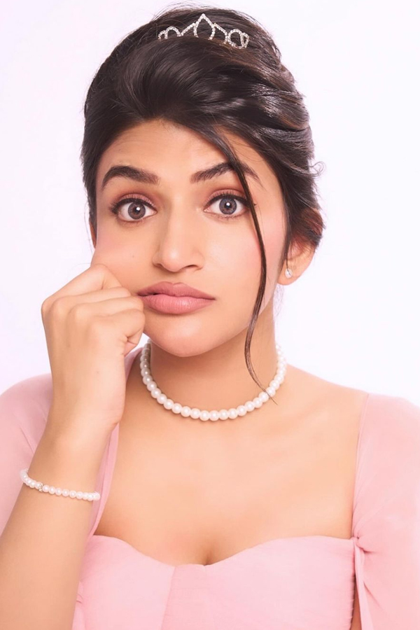 Tollywood Actress Sreeleela As Princess Photos Goes Viral5