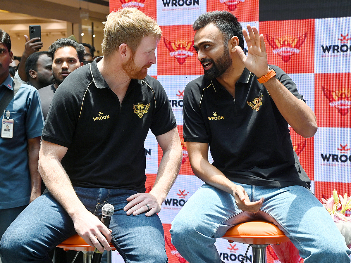 sunrisers hyderabad team at hyderabad city photos9