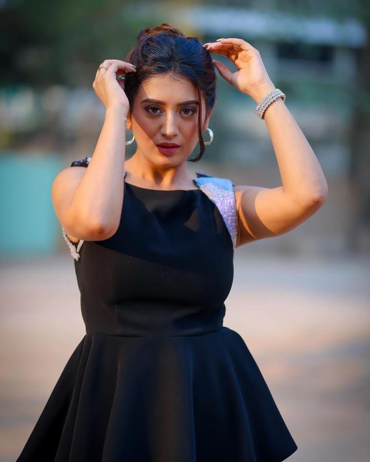 Rashi Singh Latest Photoshoot Stills Goes Viral5