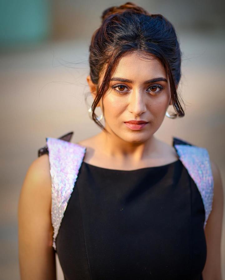 Rashi Singh Latest Photoshoot Stills Goes Viral8