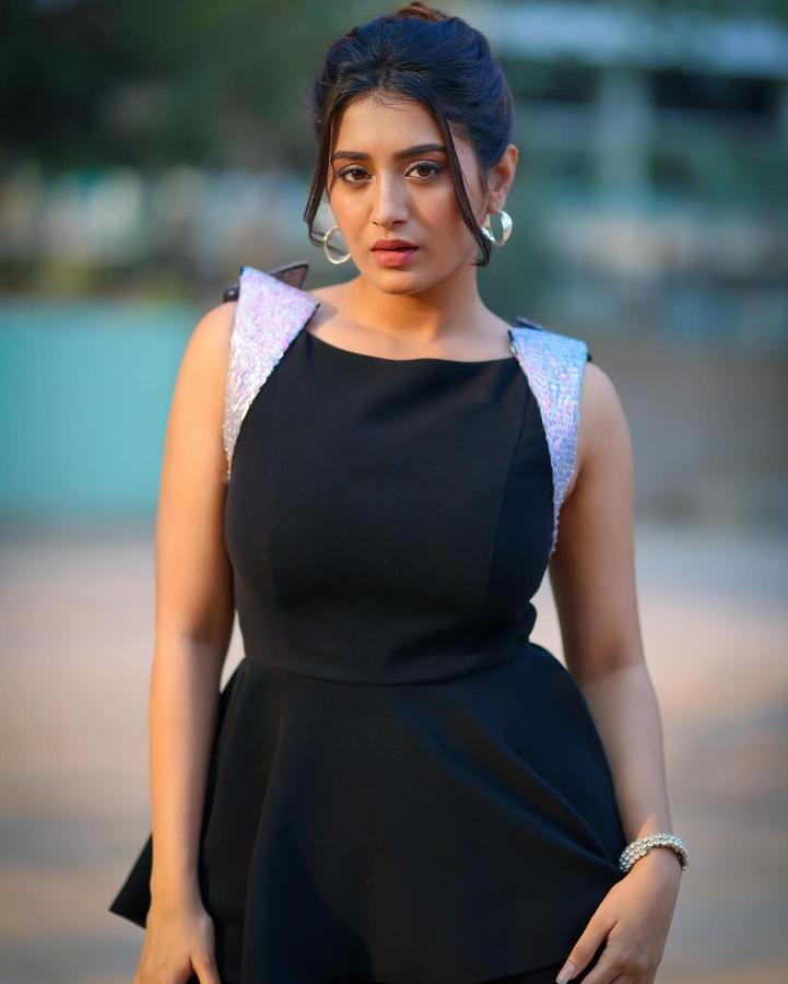 Rashi Singh Latest Photoshoot Stills Goes Viral4