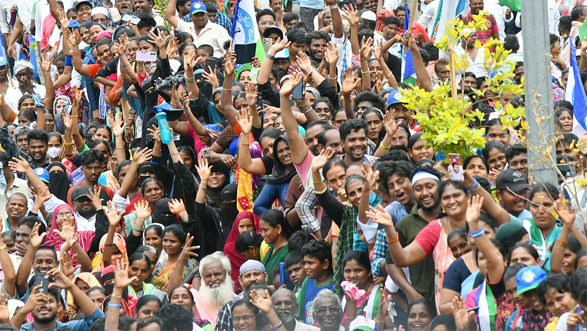 AP CM YS Jagan Public Meeting At Mangalagiri: Photos41