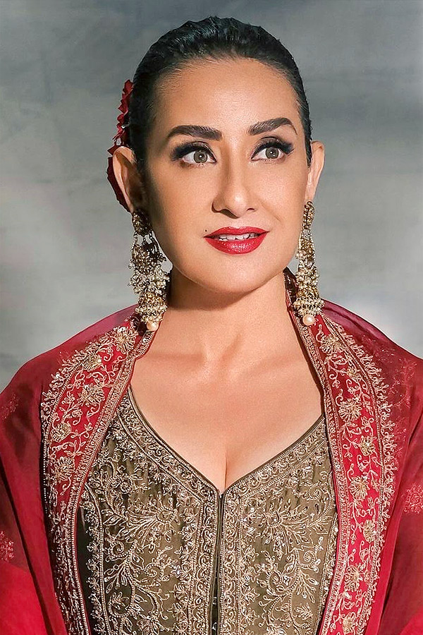 Cancer survivor Manisha Koirala opens up about battling depression Photos4