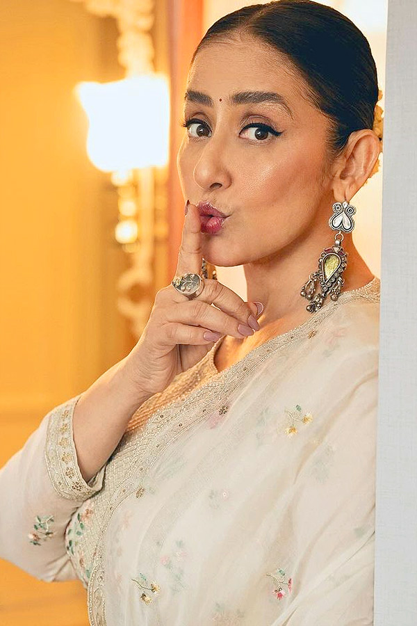 Cancer survivor Manisha Koirala opens up about battling depression Photos7