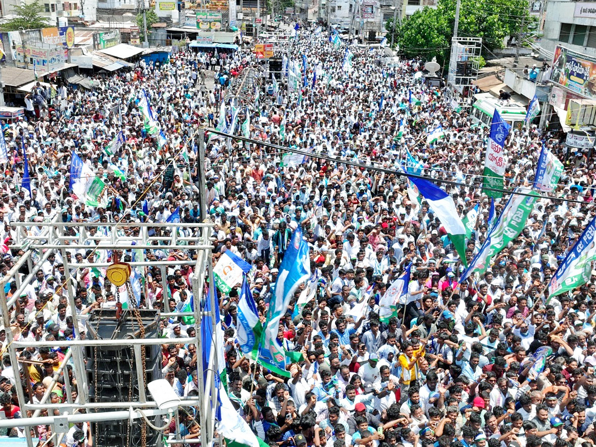 AP CM YS Jagan Public Meeting at Chilakaluripet Photos14