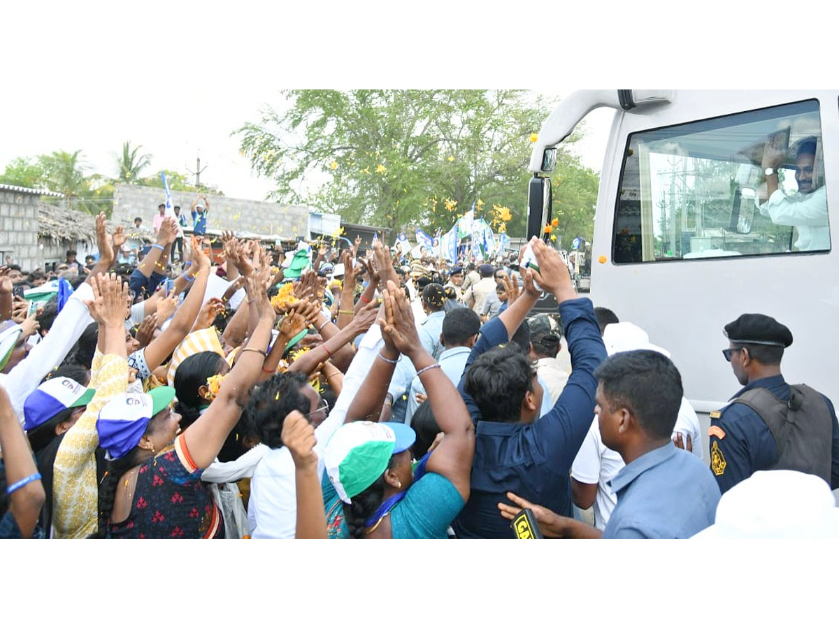 AP CM YS Jagan Public Meeting at Chilakaluripet Photos31