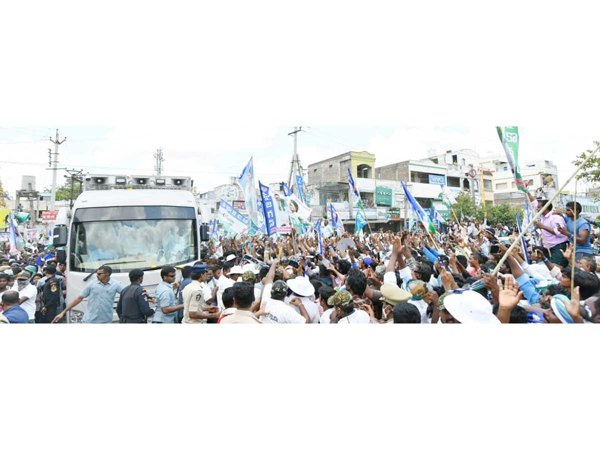 AP CM YS Jagan Public Meeting at Chilakaluripet Photos32