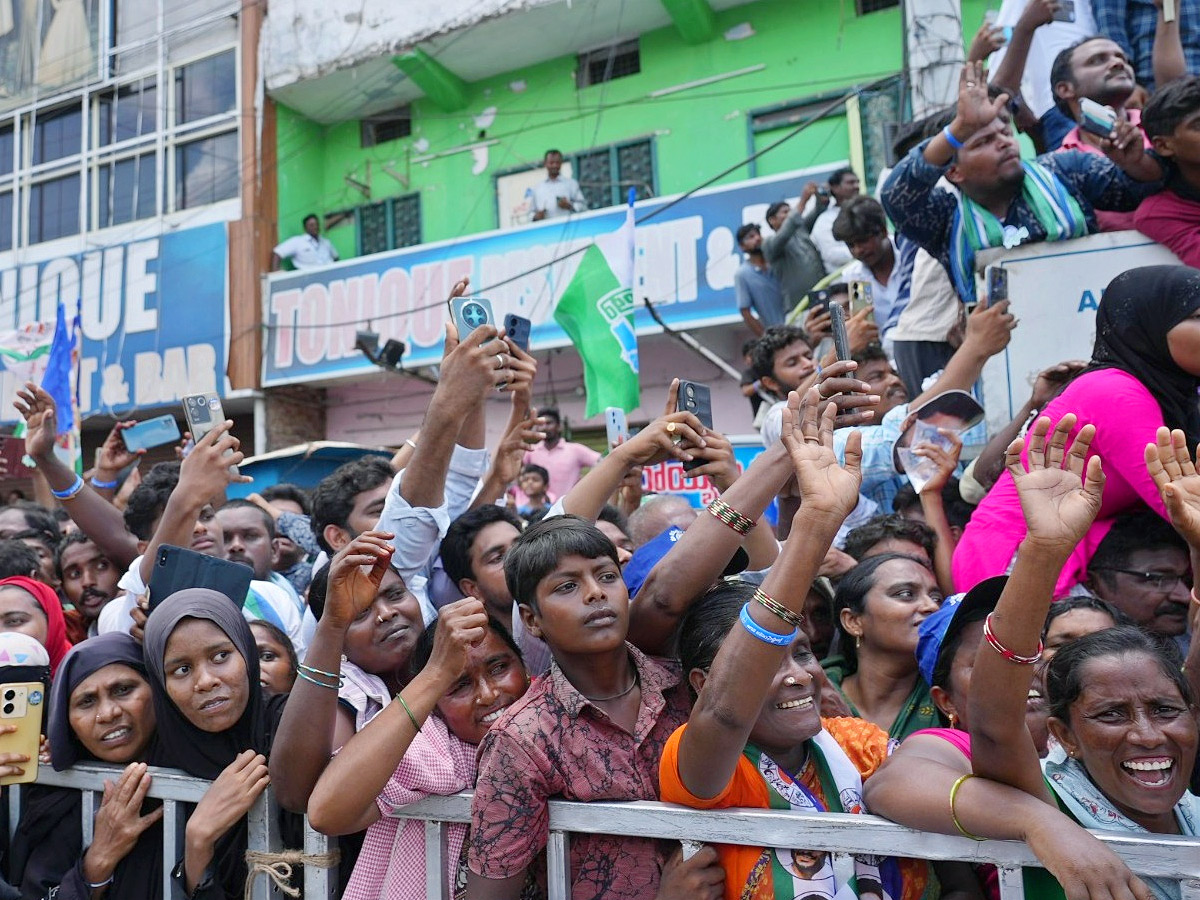 AP CM YS Jagan Public Meeting at Chilakaluripet Photos15