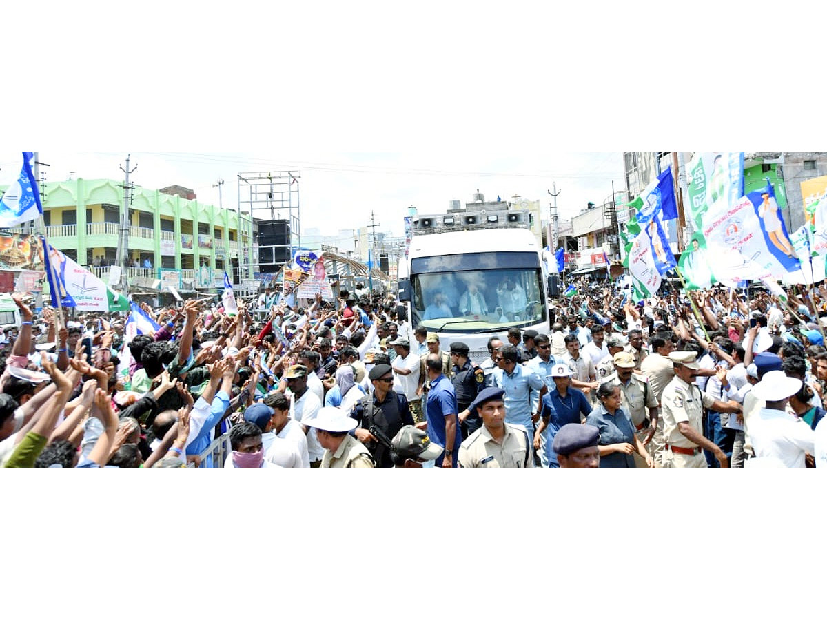 AP CM YS Jagan Public Meeting at Chilakaluripet Photos38