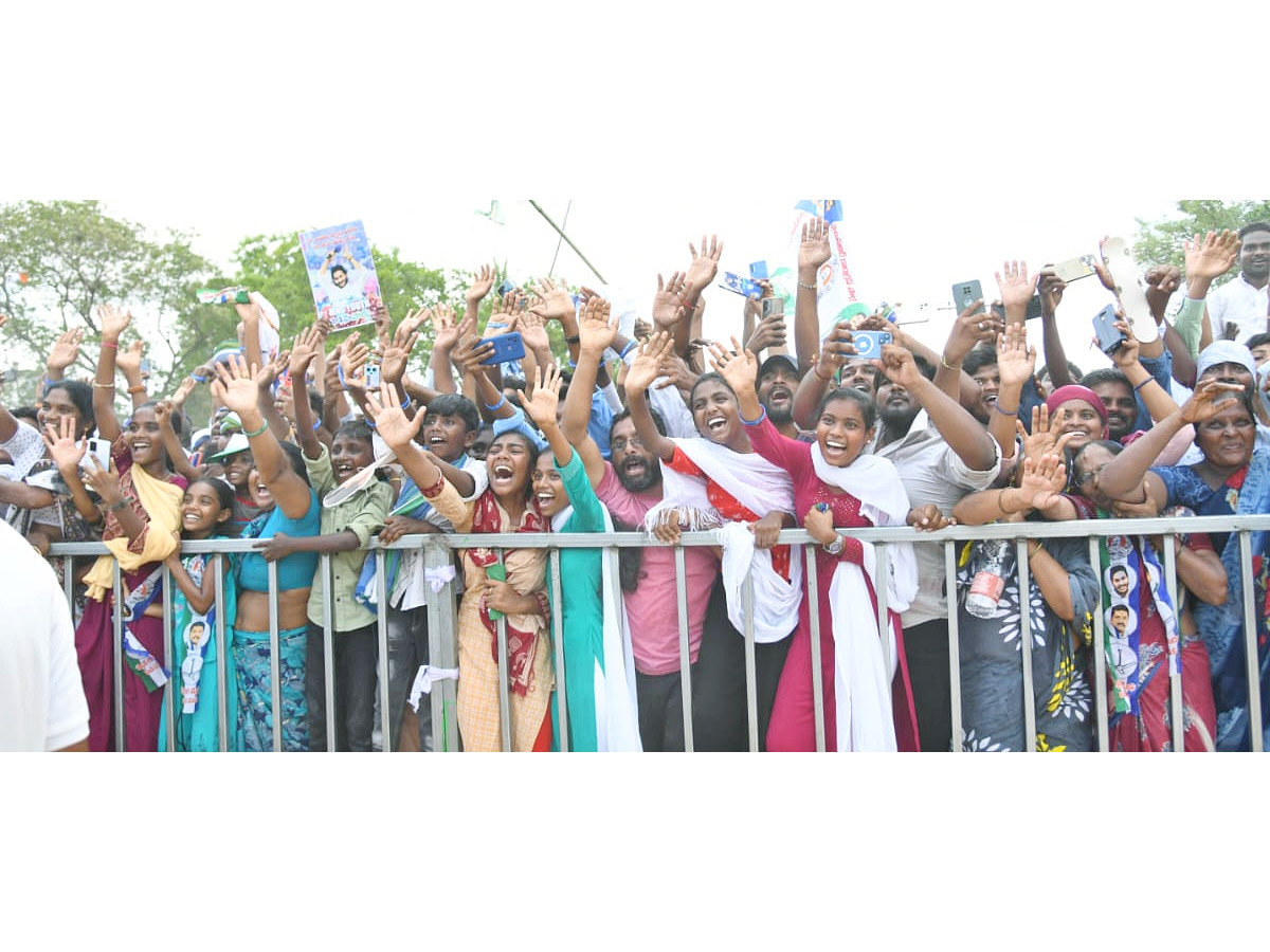 AP CM YS Jagan Public Meeting at Chilakaluripet Photos39