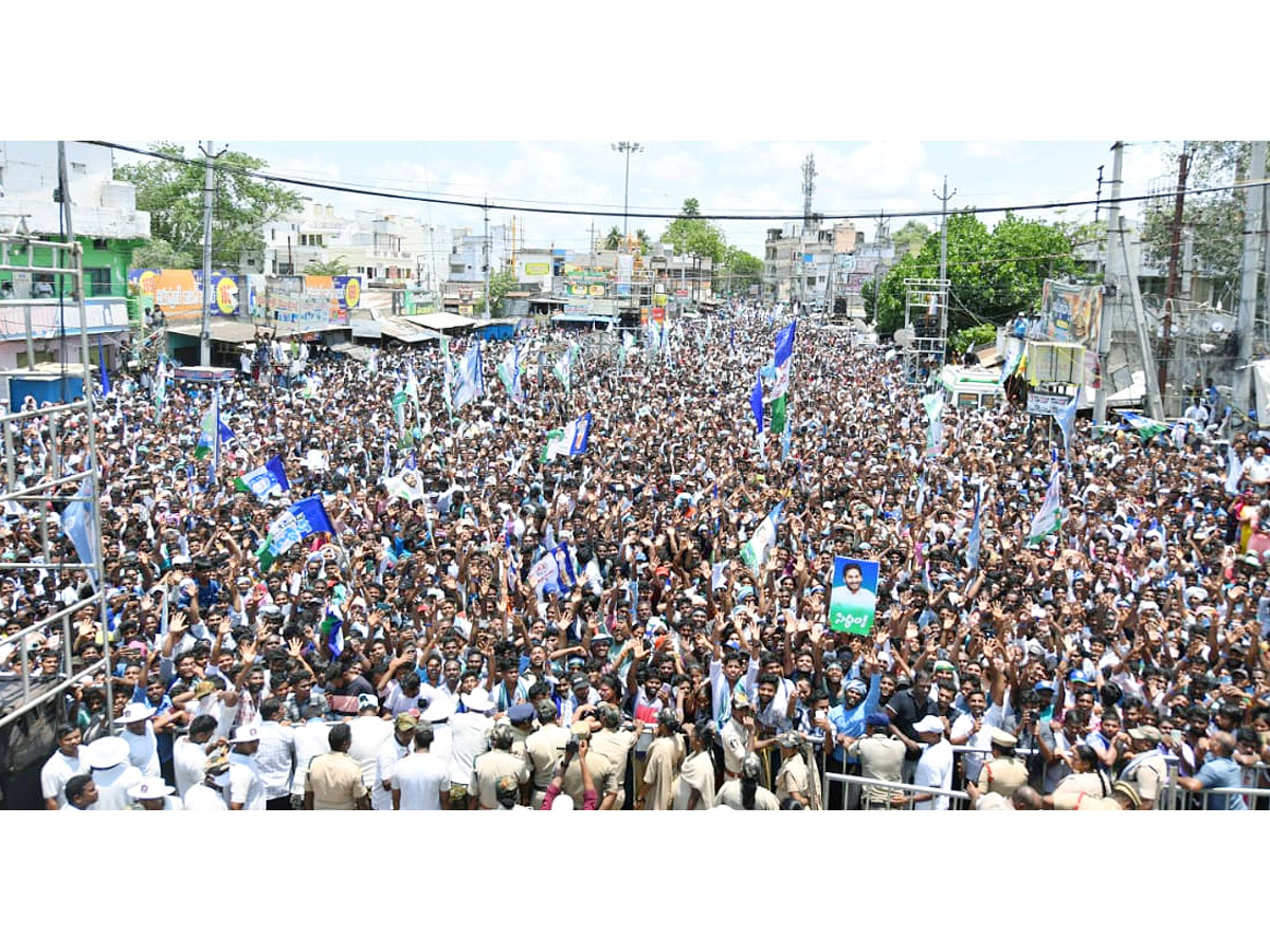 AP CM YS Jagan Public Meeting at Chilakaluripet Photos8