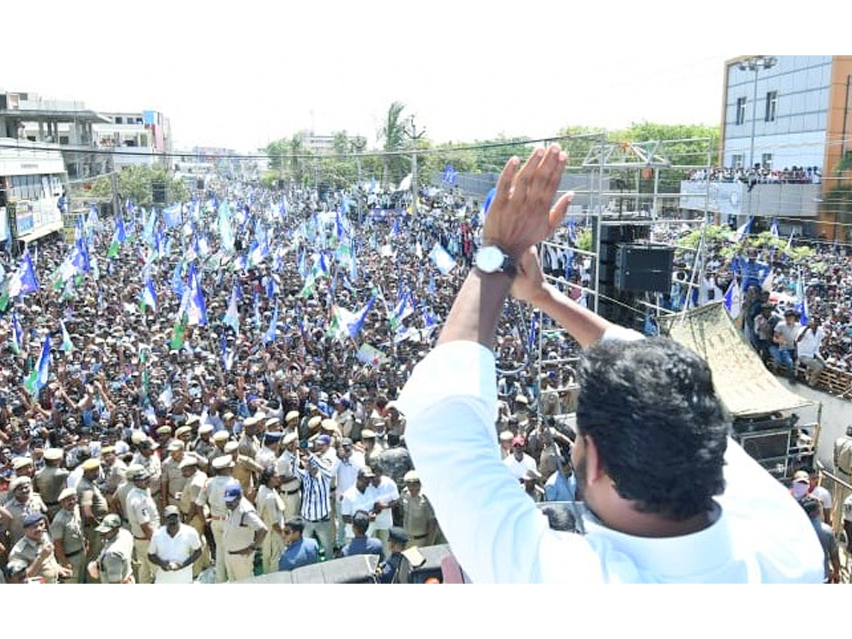 AP CM YS Jagan Public Meeting at Kaikalur Photos6