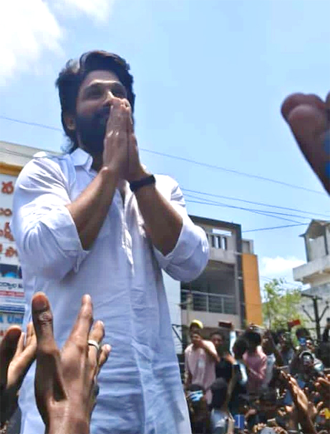 Allu Arjun Nandyal Visit To Support YSRCP MLA Candidate Photos Gallery4