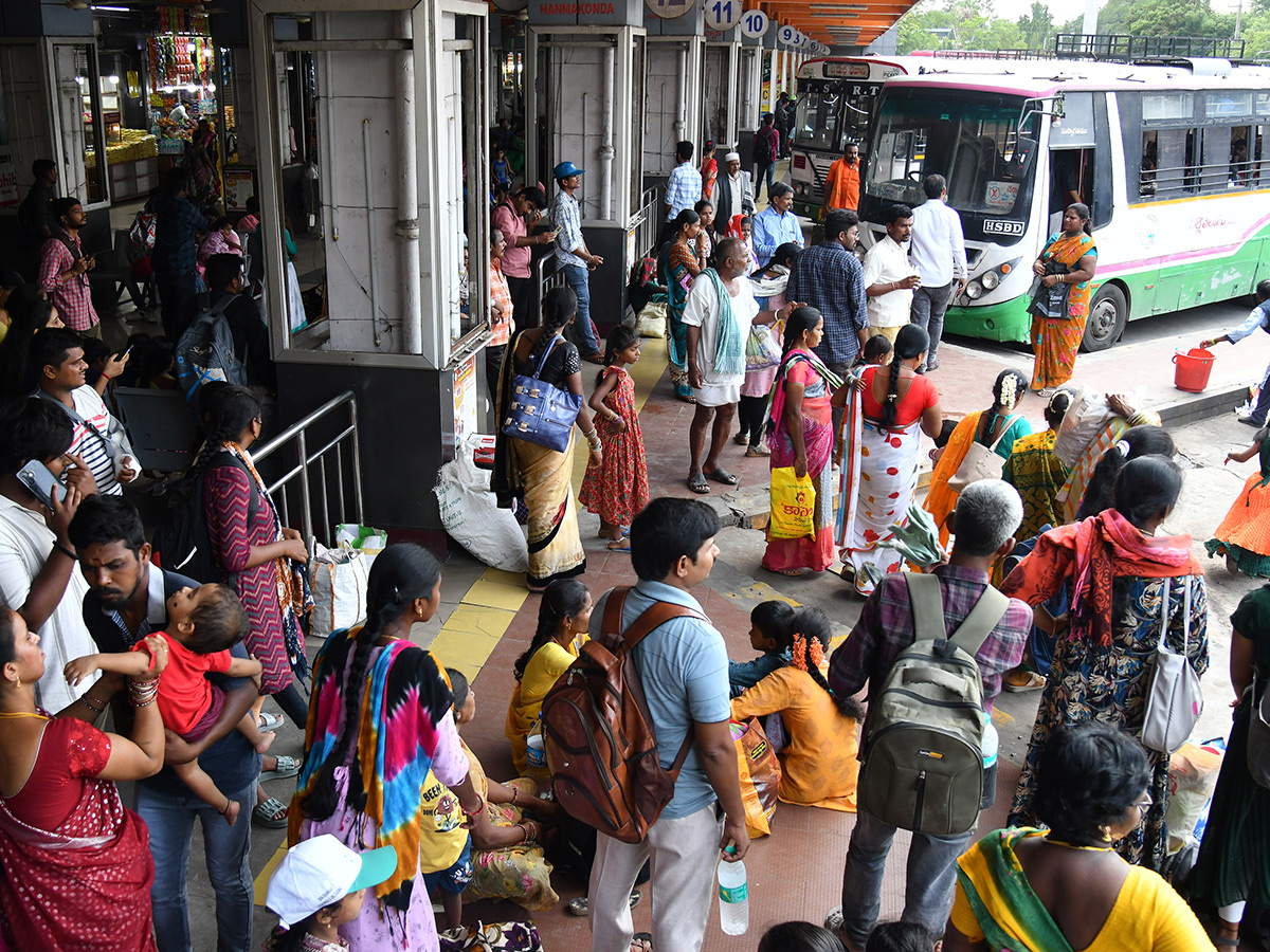 APElections 2024 Heavy rush in bus and railway stations Photos14