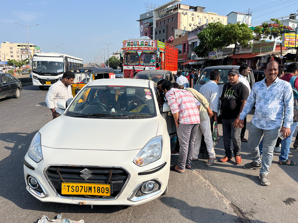 APElections 2024 Heavy rush in bus and railway stations Photos35