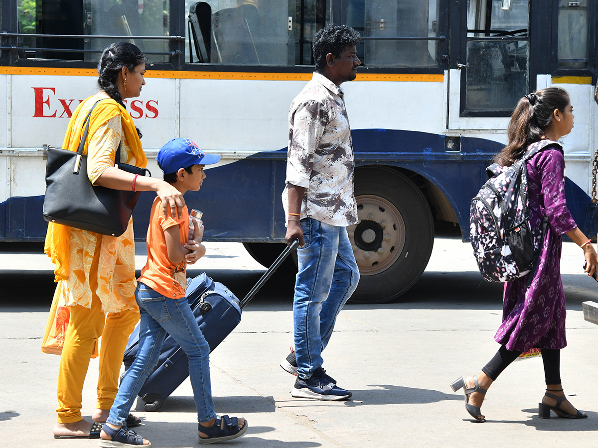 APElections 2024 Heavy rush in bus and railway stations Photos7