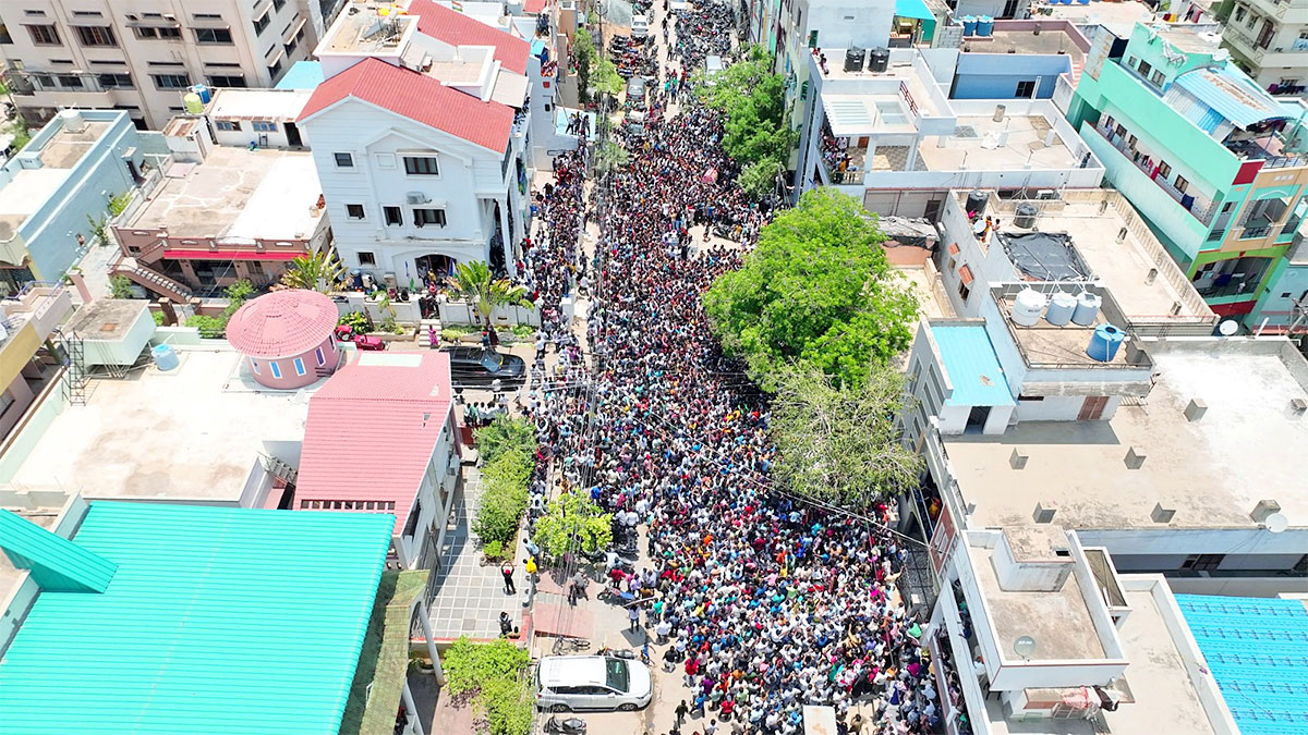 Allu Arjun Crazy in Nandyala Photos14