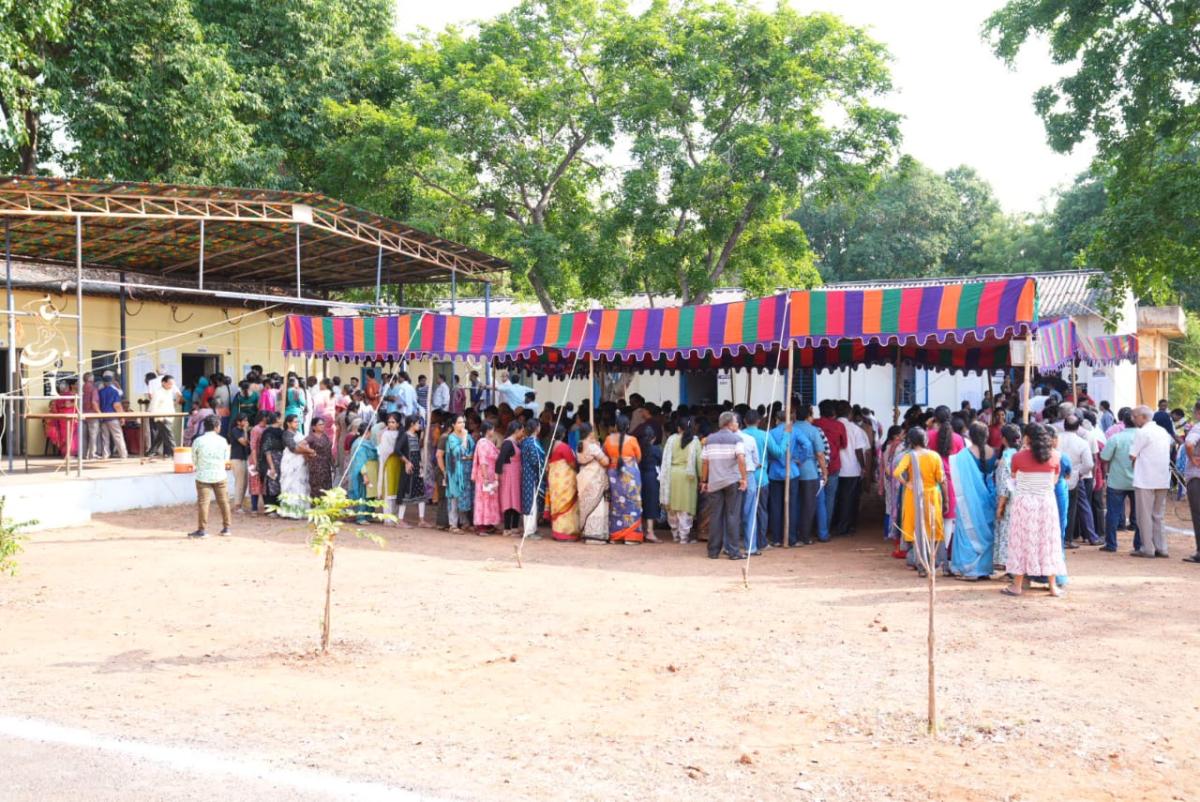 Telangana Elections 2024: Voters At Polling Stations Photos1