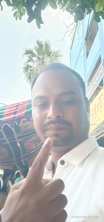 AP and Telanagana Elections 2024 Sakshi Selfie Challange Voters Photos8