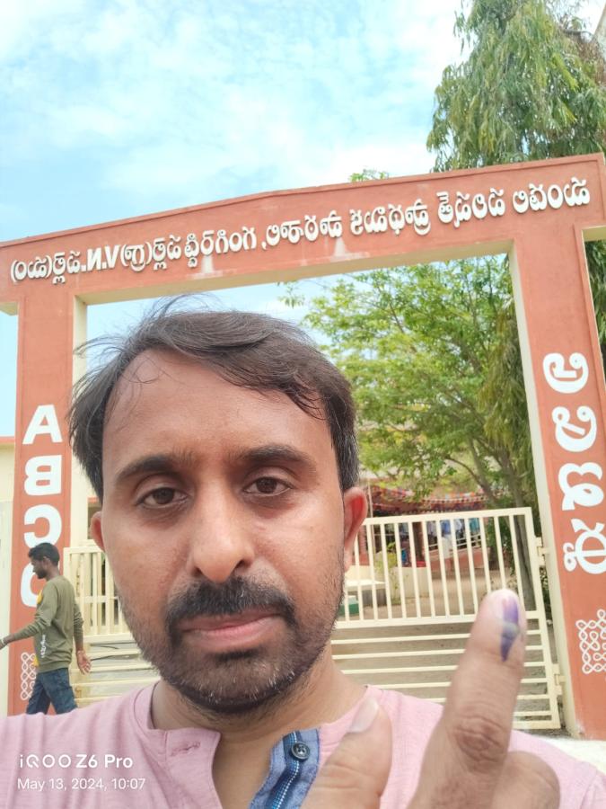 AP and Telanagana Elections 2024 Sakshi Selfie Challange Voters Photos10