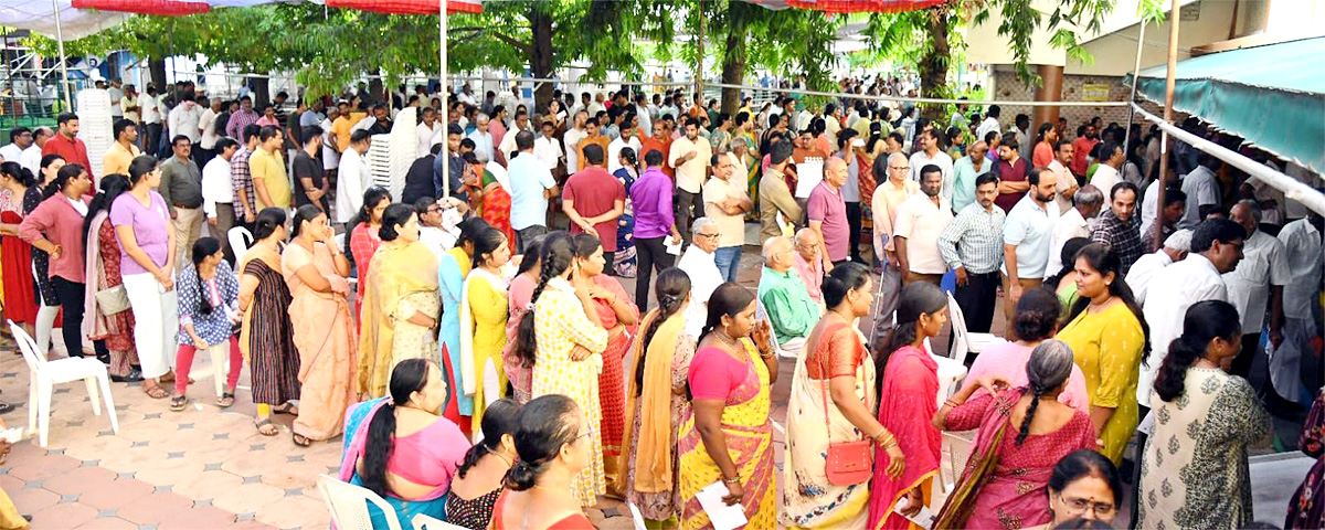 Voters Moving Polling Booths In Andhra Pradesh12