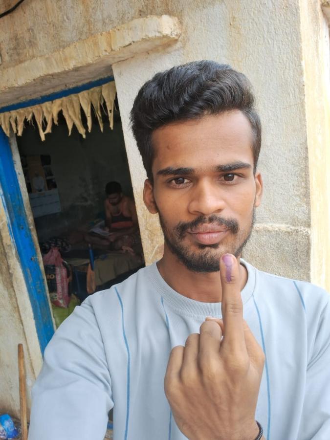 AP and Telanagana Elections 2024 Sakshi Selfie Challange Voters Photos13